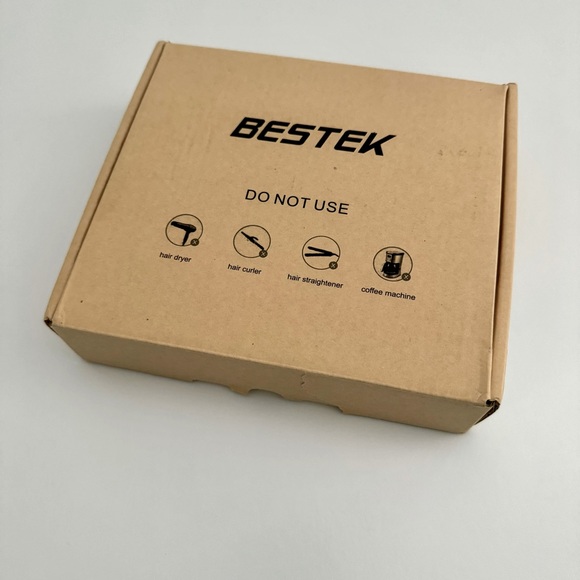 BESTEK Universal Travel Adapter - Picture 9 of 12